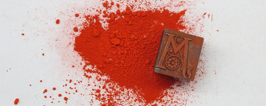 rotes Pigment mit Stempel